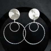 Ohrstecker mit mehreren Kreisen