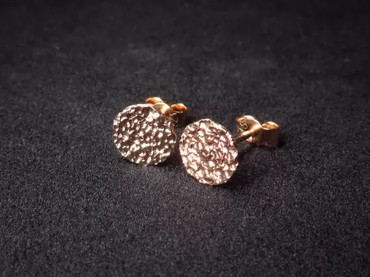 Ohrstecker rosegold gehämmert